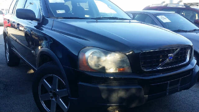 2003 Volvo XC90 for sale at WEST END AUTO INC in Chicago IL