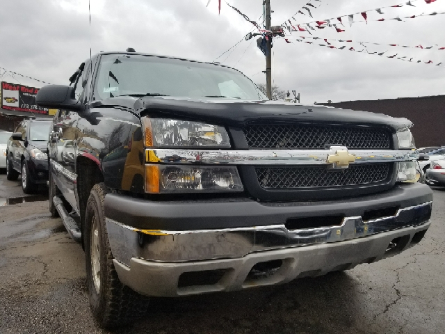 2004 Chevrolet Avalanche for sale at WEST END AUTO INC in Chicago IL