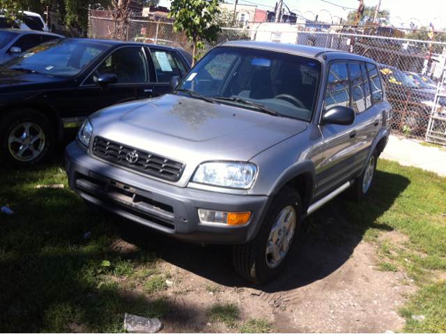 1999 Toyota RAV4 for sale at WEST END AUTO INC in Chicago IL