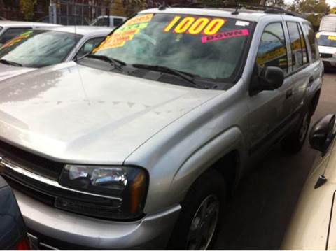 2005 Chevrolet TrailBlazer for sale at WEST END AUTO INC in Chicago IL