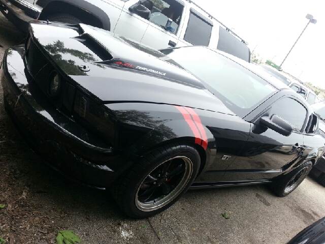 2006 Ford Mustang for sale at WEST END AUTO INC in Chicago IL
