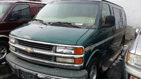 2000 Chevrolet Chevy Van for sale at WEST END AUTO INC in Chicago IL