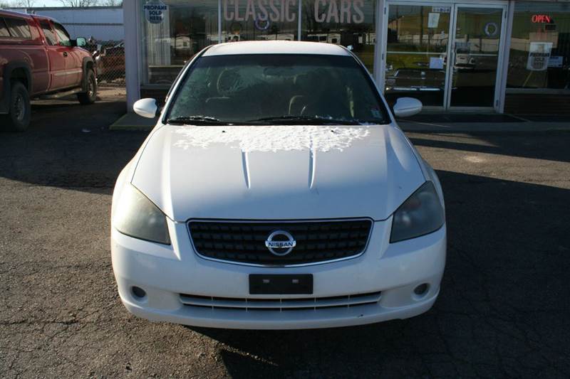 2005 Nissan Altima for sale at Modern Classics Car Lot in Westland MI