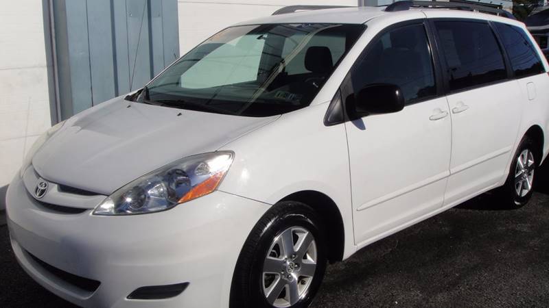 2009 Toyota Sienna for sale at Mayas Auto Center llc in Allentown PA