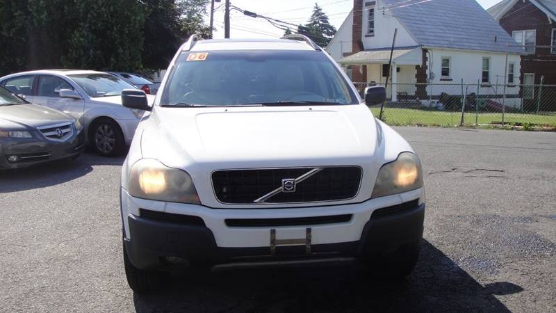 2006 Volvo XC90 for sale at PREMIUM AUTO CENTER LLC in Whitehall PA