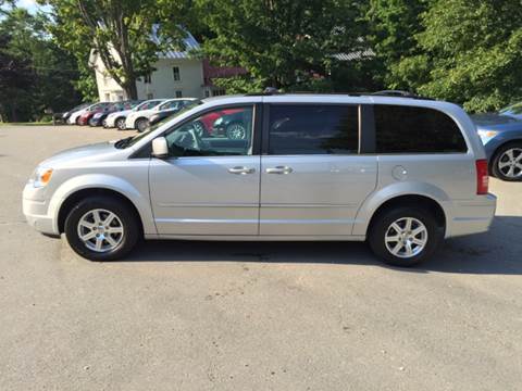 2009 Chrysler Town and Country for sale at MICHAEL MOTORS in Farmington ME