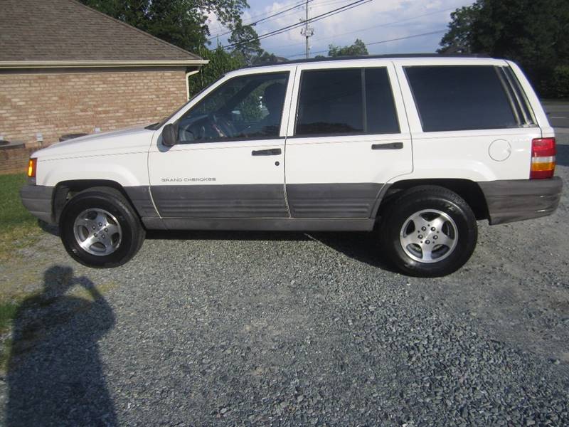 1997 Jeep Grand Cherokee for sale at Maxx Used Cars in Pittsboro NC