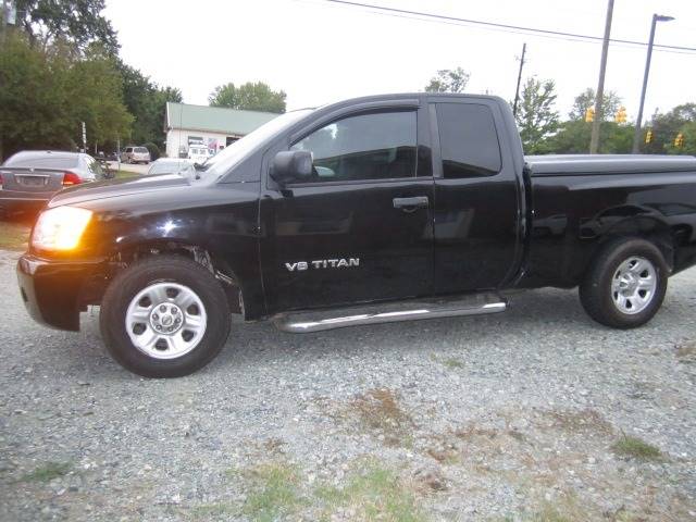 2006 Nissan Titan for sale at Maxx Used Cars in Pittsboro NC