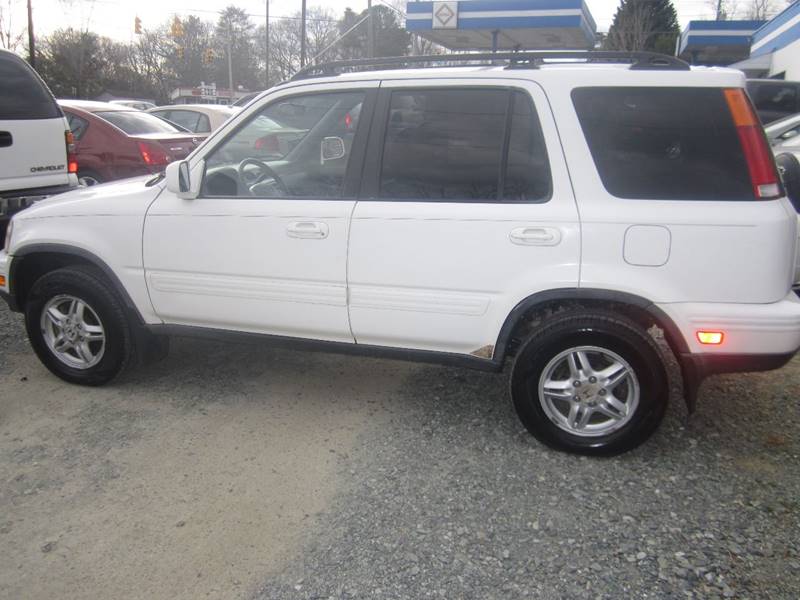 2000 Honda CR-V for sale at Maxx Used Cars in Pittsboro NC