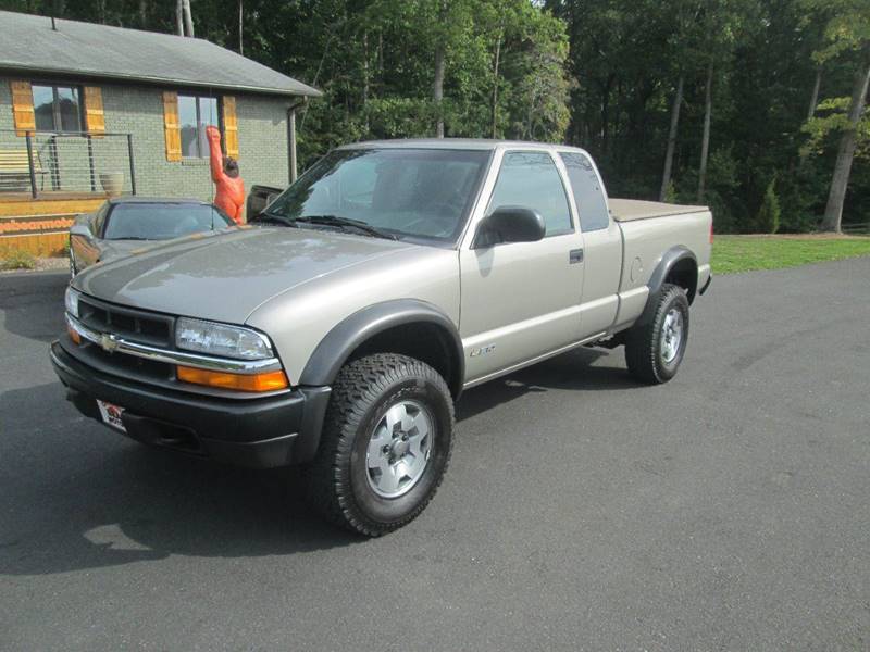 2001 Chevrolet S-10 2dr Extended Cab LS 4WD SB In Landrum SC - Orange ...