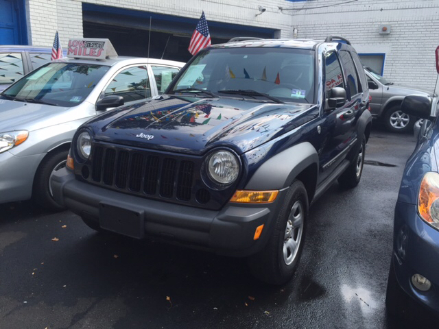 2007 Jeep Liberty for sale at DEALS ON WHEELS in Newark NJ