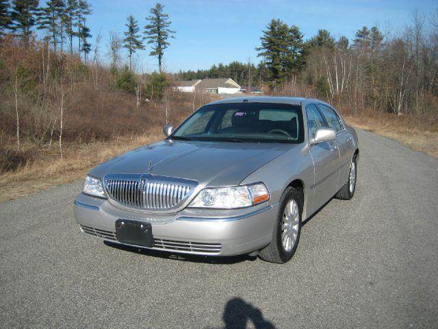 2004 Lincoln Town Car for sale at GRS Auto Sales and GRS Recovery in Hampstead NH