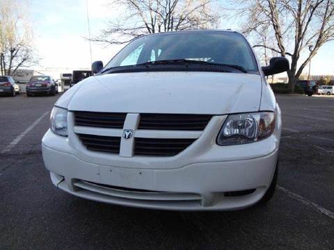 2005 Dodge Grand Caravan for sale at Modern Auto in Denver CO