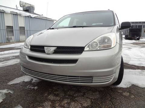 2005 Toyota Sienna for sale at Modern Auto in Denver CO
