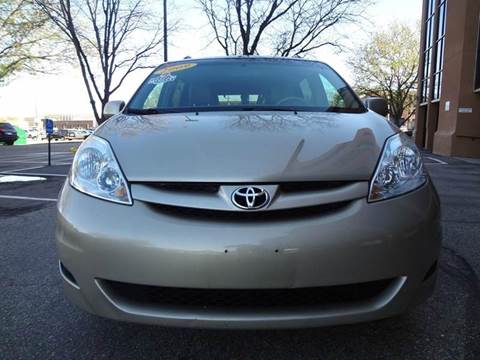 2009 Toyota Sienna for sale at Modern Auto in Denver CO