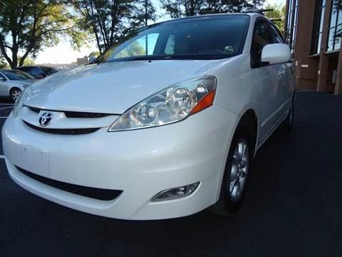 2006 Toyota Sienna for sale at Modern Auto in Denver CO