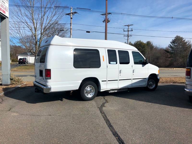 2004 Ford ESeries Chassis E250 SD 3dr Extended Length Cargo 138176 in. WB In Bridgewater MA