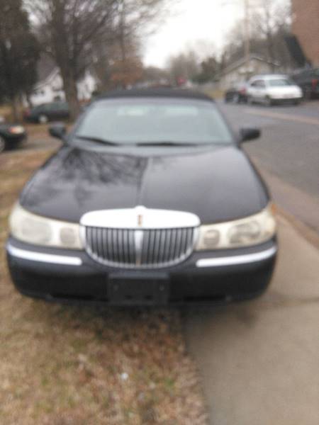 1999 Lincoln Town Car for sale at Discount Auto Sales & Service in Winston Salem NC