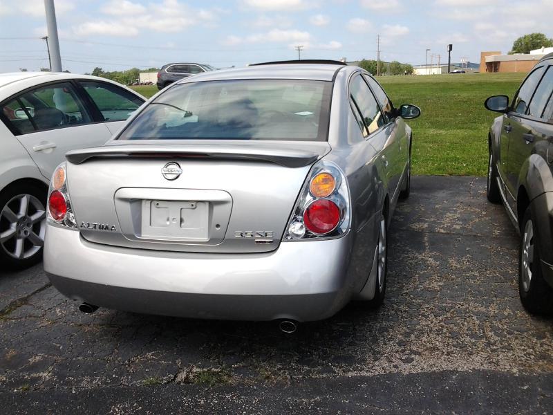 2003 nissan altima 3 5 se 4dr sedan in springfield il springfield pre owned 2003 nissan altima 3 5 se 4dr sedan in