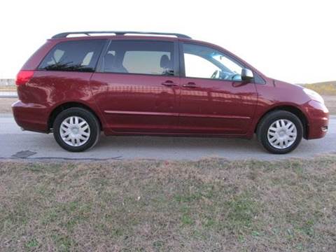2008 Toyota Sienna for sale at Universal Credit in Houston TX