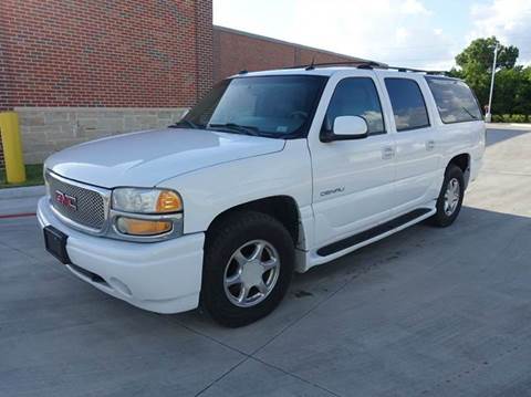 2004 GMC Yukon XL for sale at Universal Credit in Houston TX