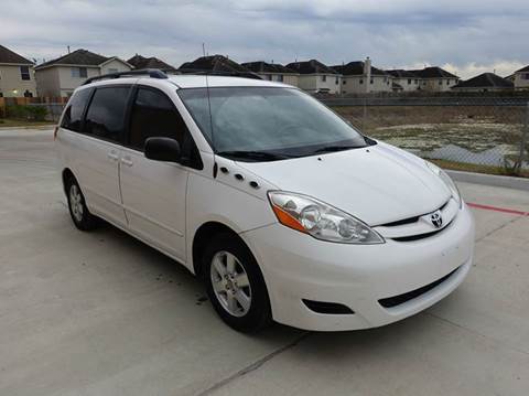 2008 Toyota Sienna for sale at Universal Credit in Houston TX