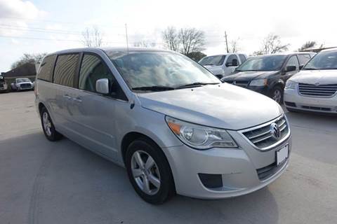 2010 Volkswagen Routan for sale at Universal Credit in Houston TX