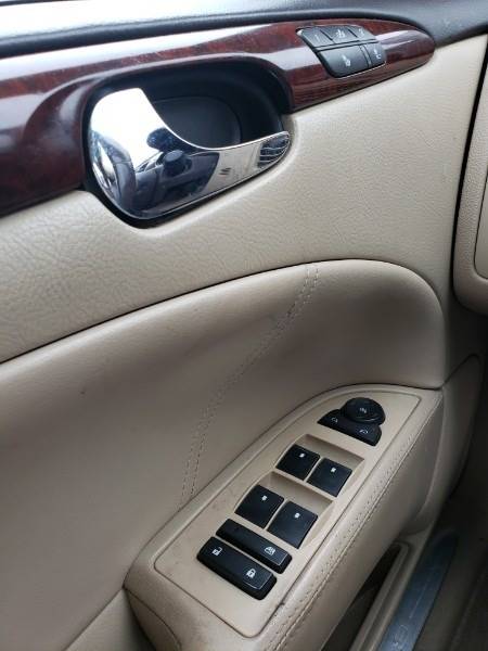 2008 Buick Lucerne CXL (image 10)