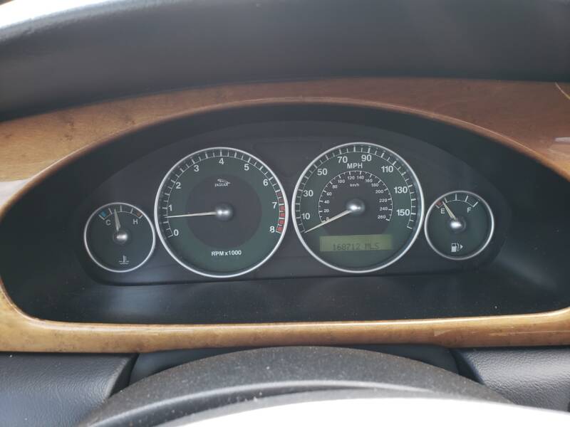 2003 Jaguar X-Type 2.5 (image 10)