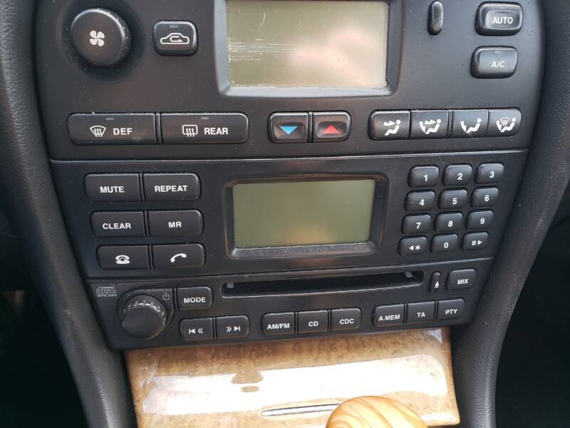 2003 Jaguar X-Type 2.5 (image 12)