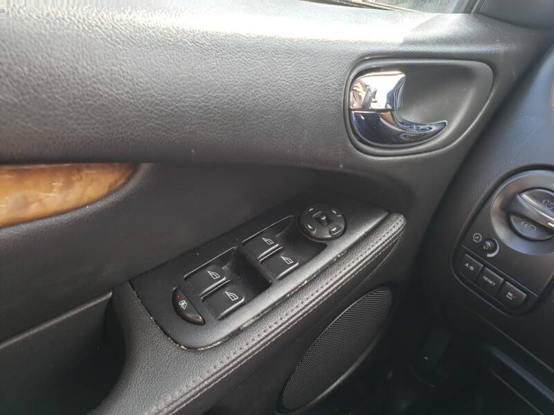 2003 Jaguar X-Type 2.5 (image 19)