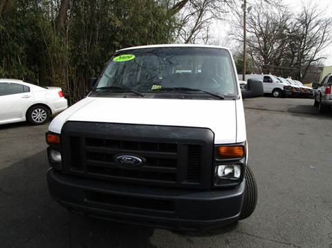 2009 Ford E-Series Wagon for sale at FIRST CLASS AUTO in Arlington VA