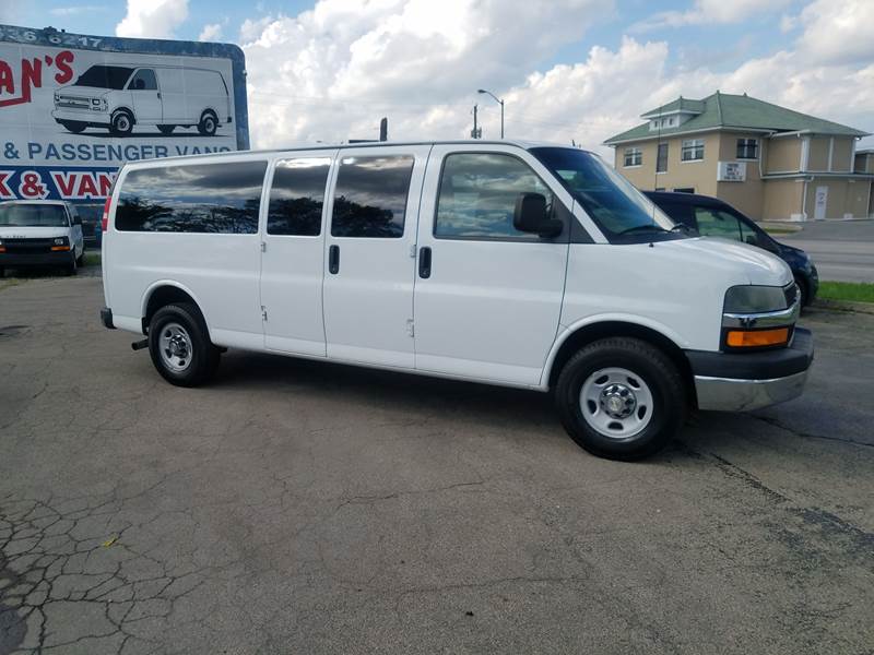 2013 chevrolet express passenger