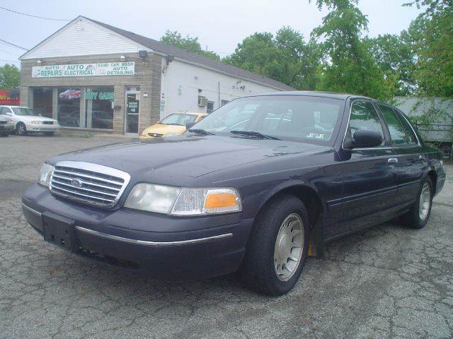 1999 Ford Crown Victoria for sale at Nile Auto in Columbus OH