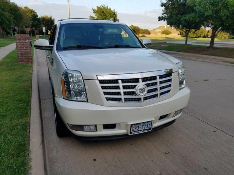 2009 Cadillac Escalade Hybrid's photo