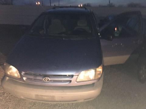 1998 Toyota Sienna for sale at Bad Credit Call Fadi in Dallas TX