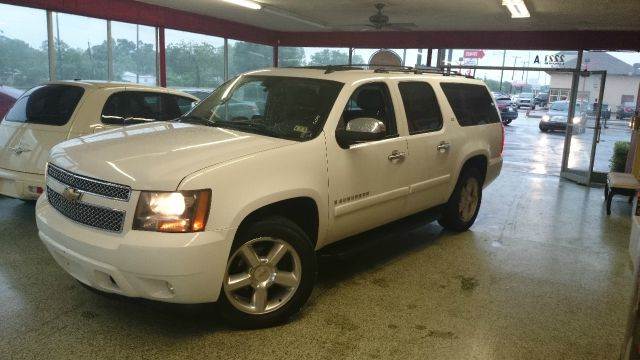 2008 Chevrolet Suburban LS's photo
