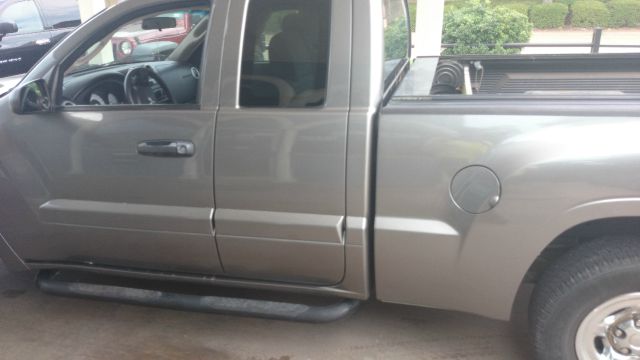 2008 Mitsubishi Raider