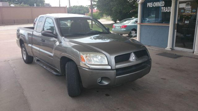 2008 Mitsubishi Raider
