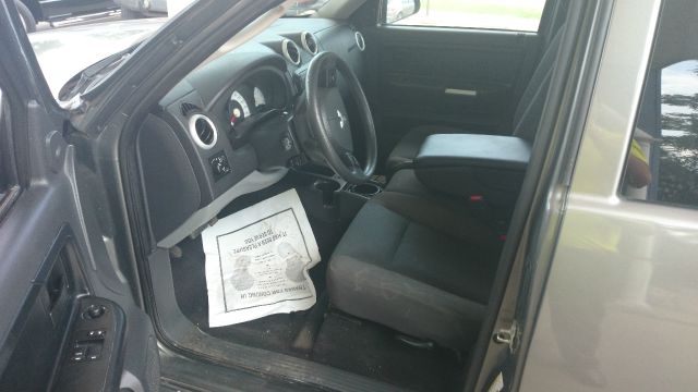 2008 Mitsubishi Raider