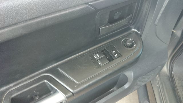 2008 Mitsubishi Raider