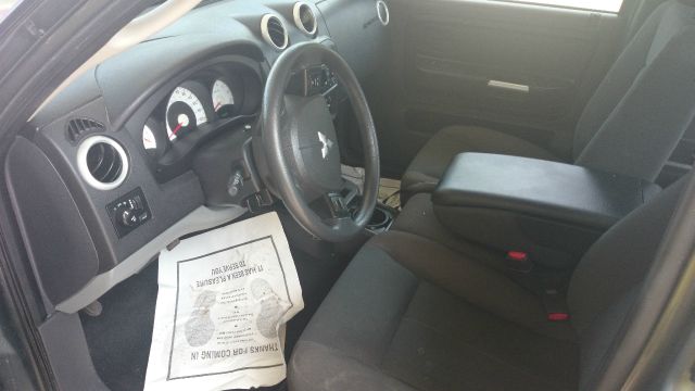 2008 Mitsubishi Raider