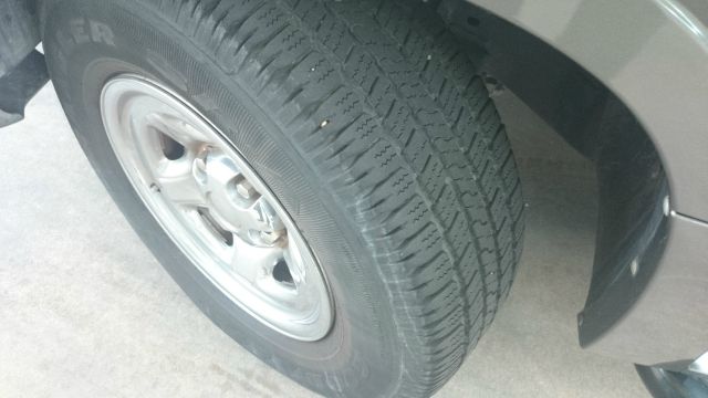 2008 Mitsubishi Raider