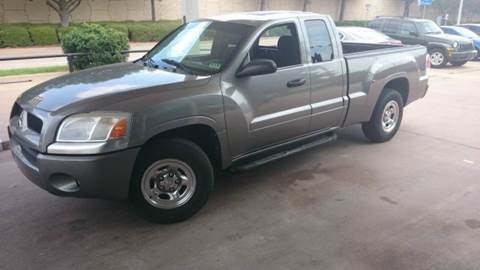 2008 Mitsubishi Raider