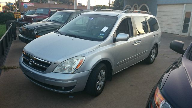 Used 2007 Hyundai Entourage GLS with VIN KNDMC233376043684 for sale in Dallas, TX