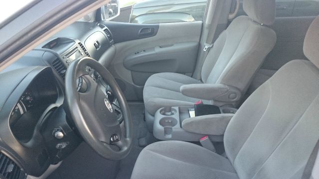 2007 Hyundai Entourage