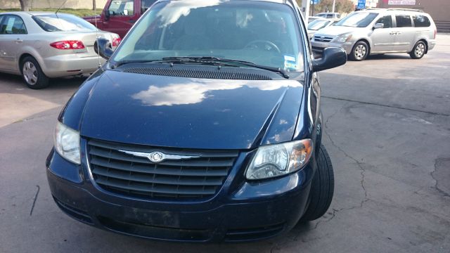 2005 Chrysler Town and Country