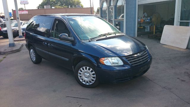 2005 Chrysler Town and Country