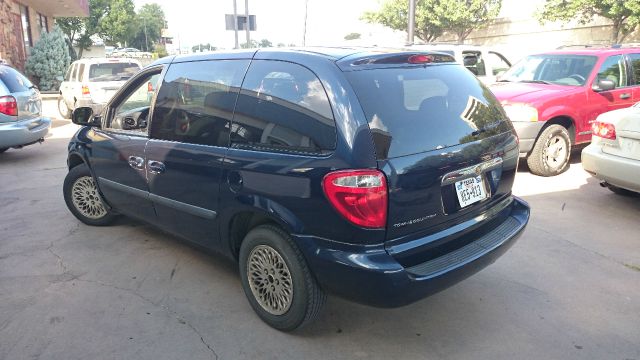 2005 Chrysler Town and Country