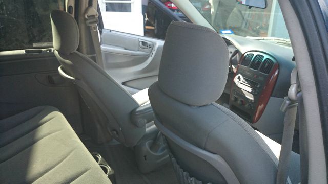 2005 Chrysler Town and Country